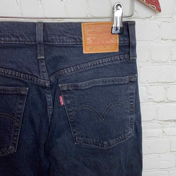 Levi’s 501 Women’s High Rise Distressed/Ripped Knees EUC w26l30 - Picture 8 of 8